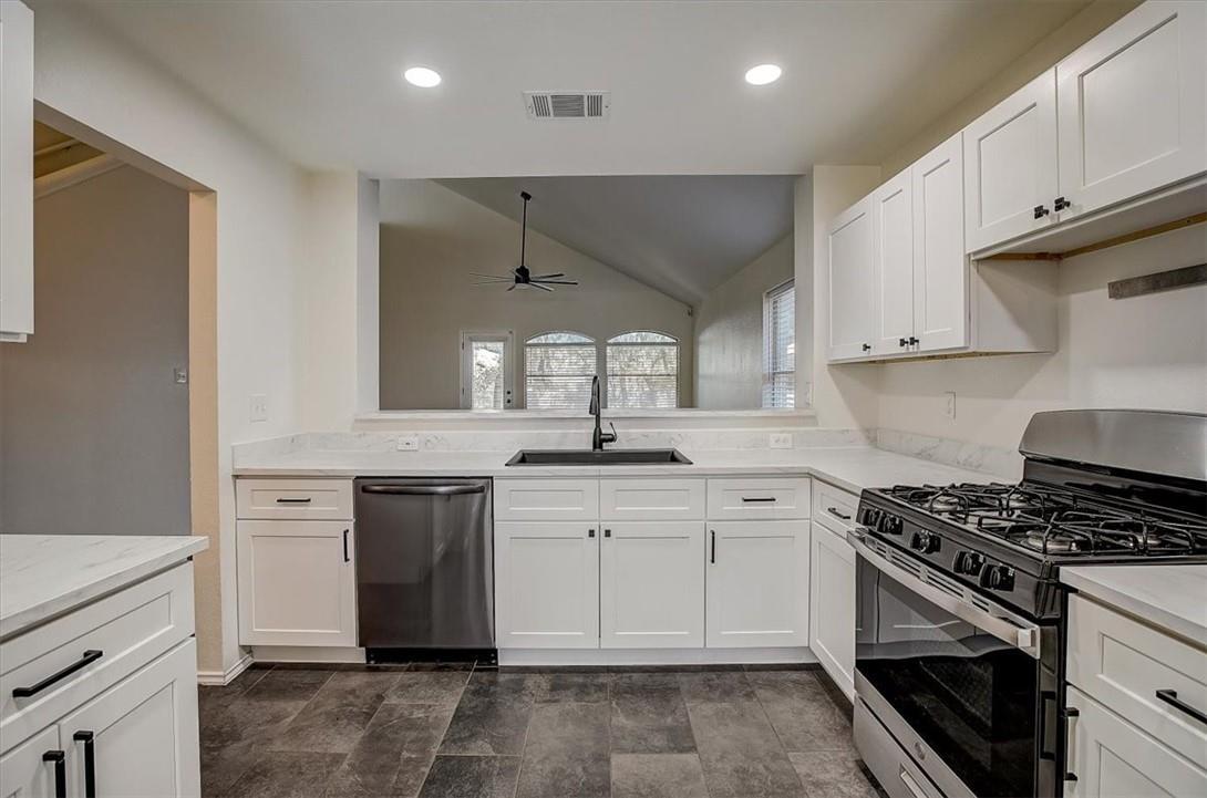 2016 Ravenscroft DR