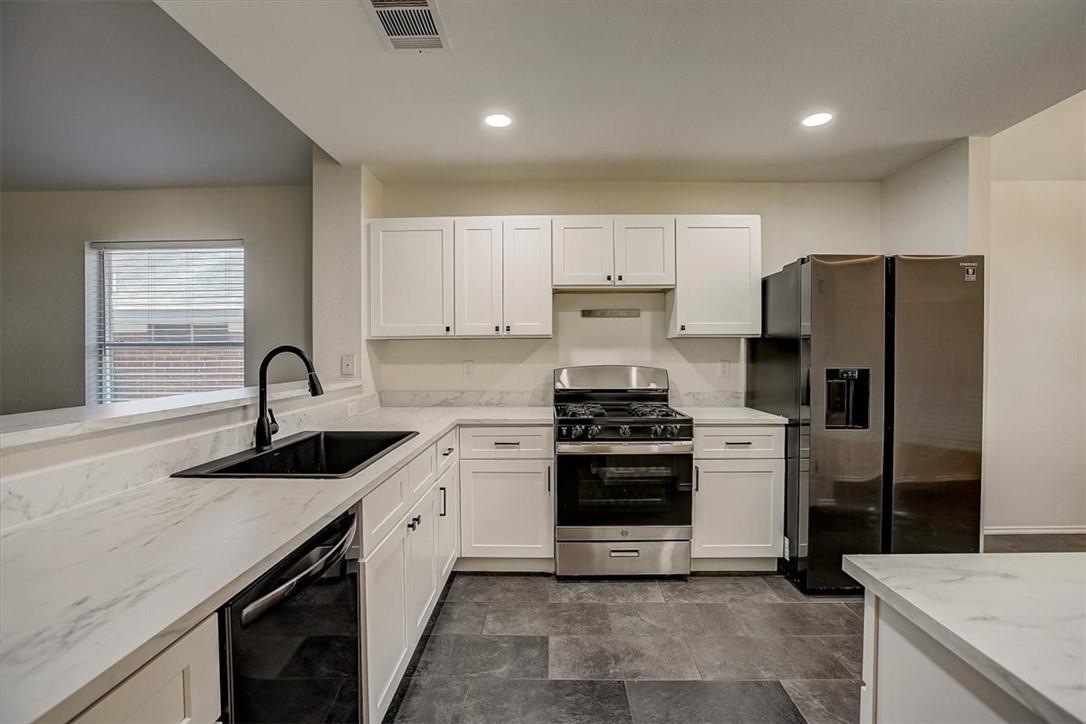 2016 Ravenscroft DR