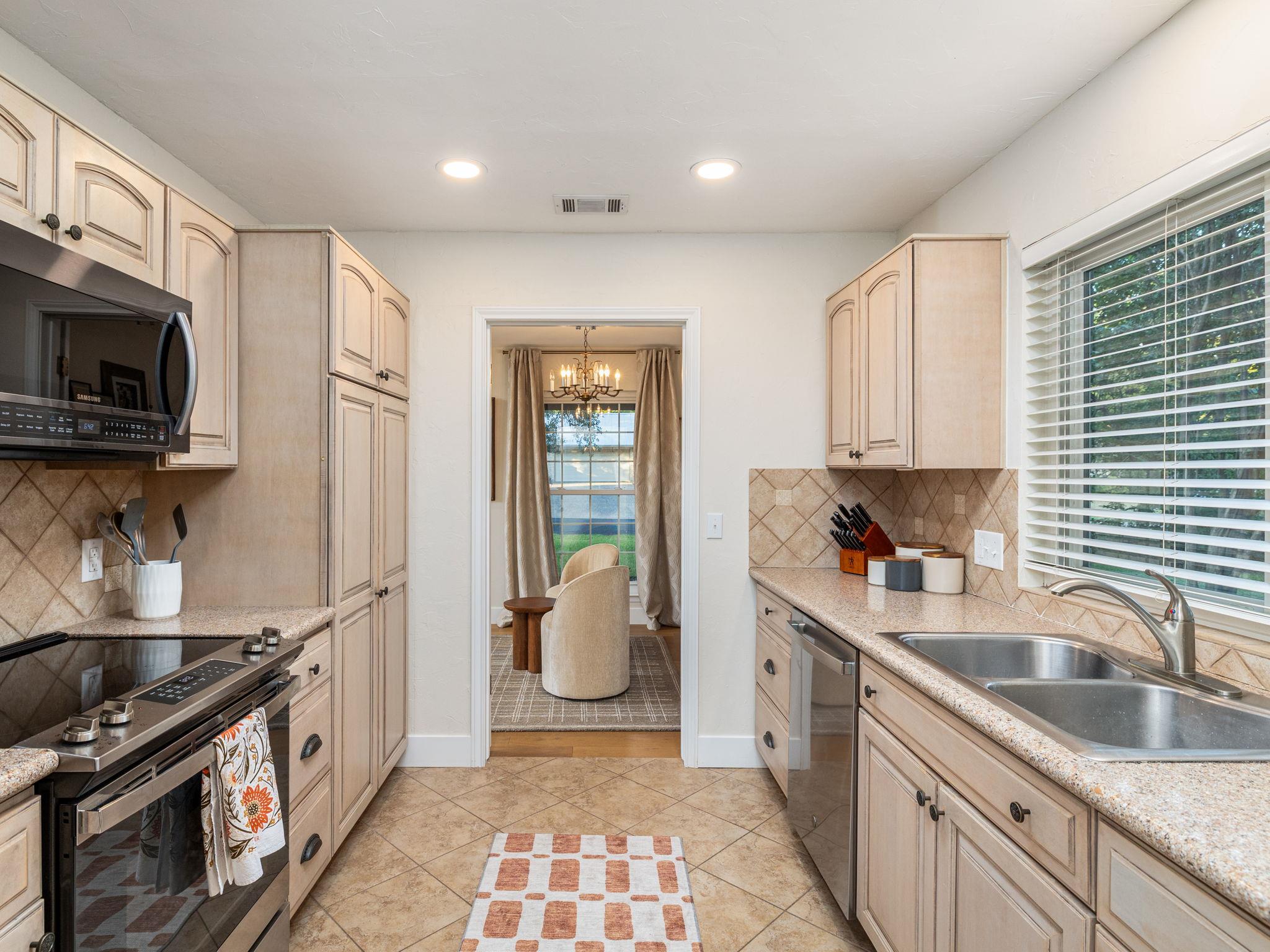2401 Vassal DR