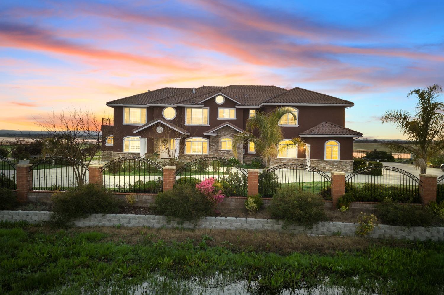 8277 CHESTER Drive