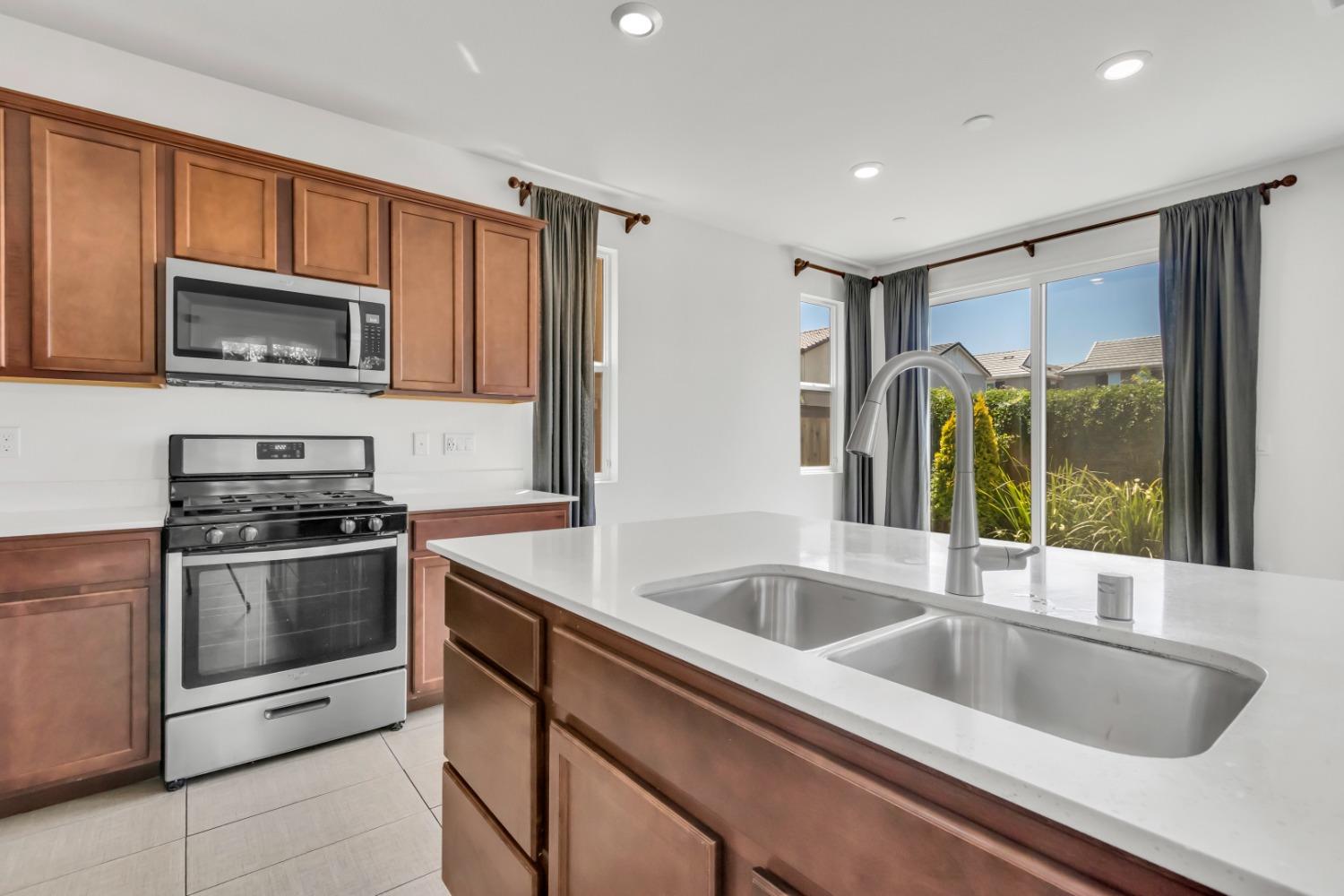 8884 ARISTON Lane