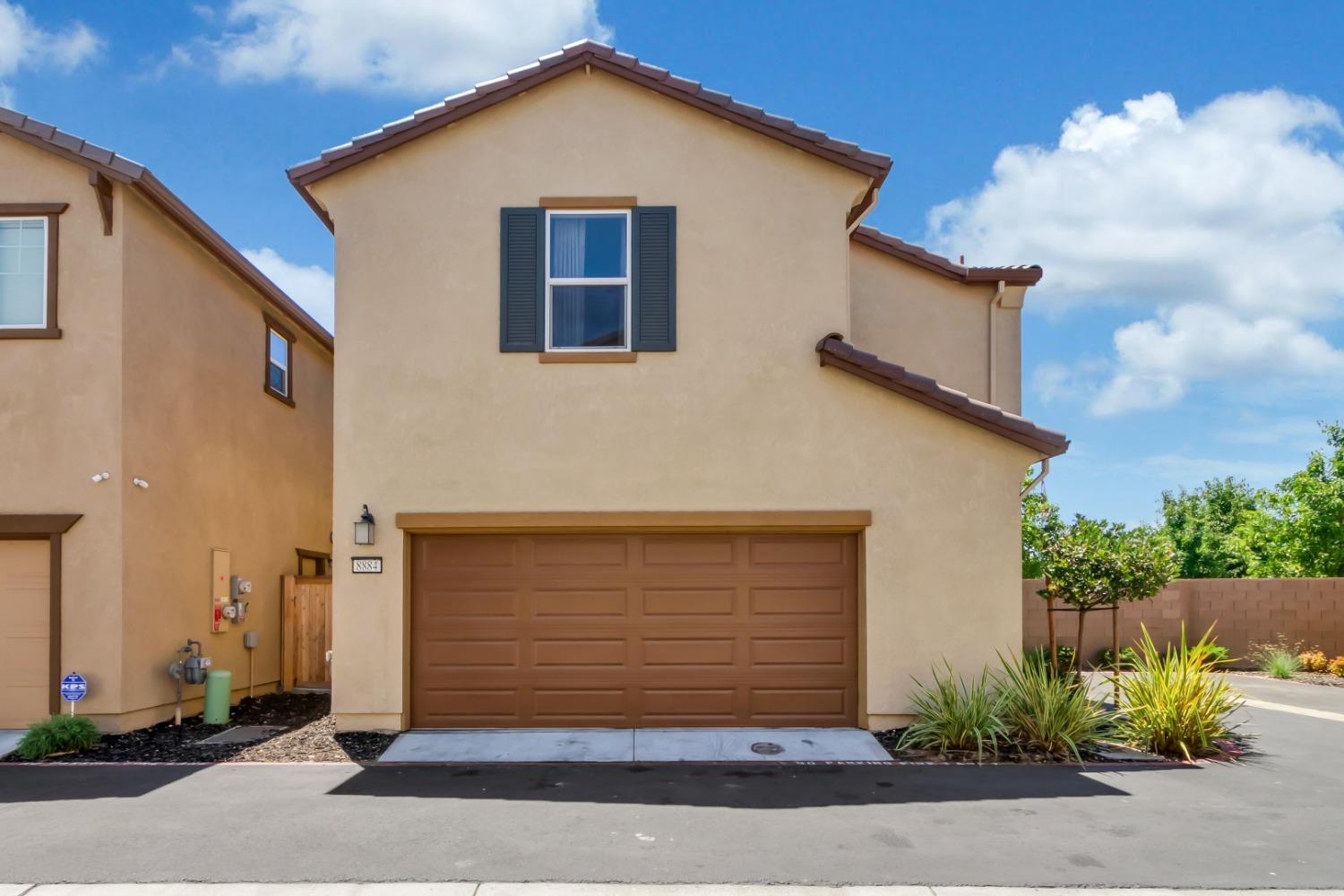 8884 ARISTON Lane