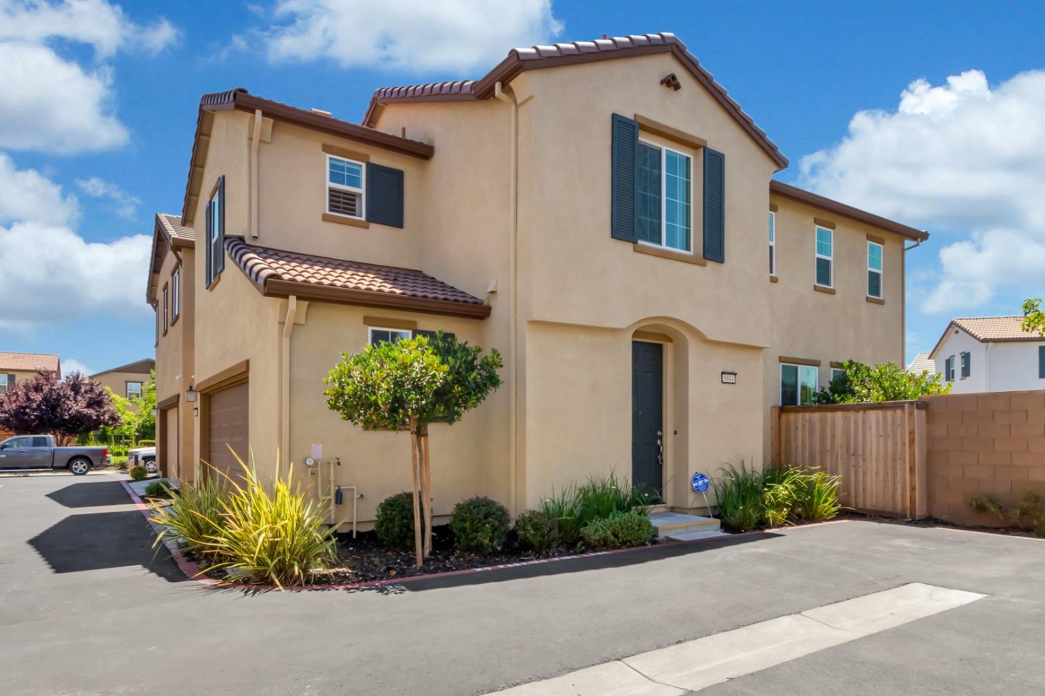 8884 ARISTON Lane
