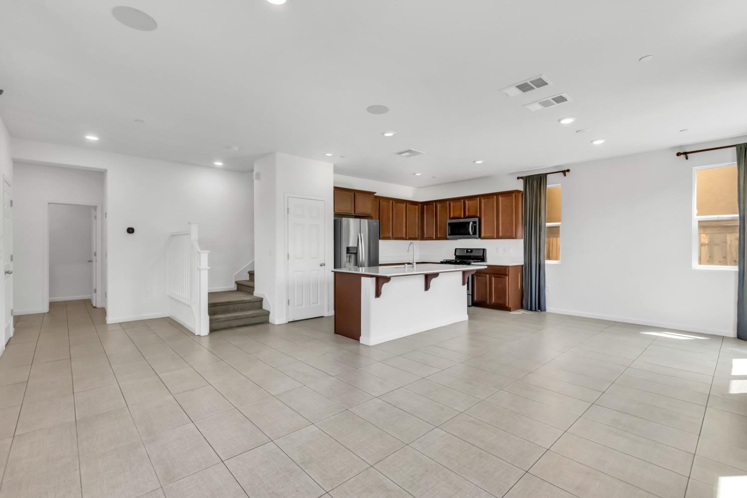 8884 ARISTON Lane