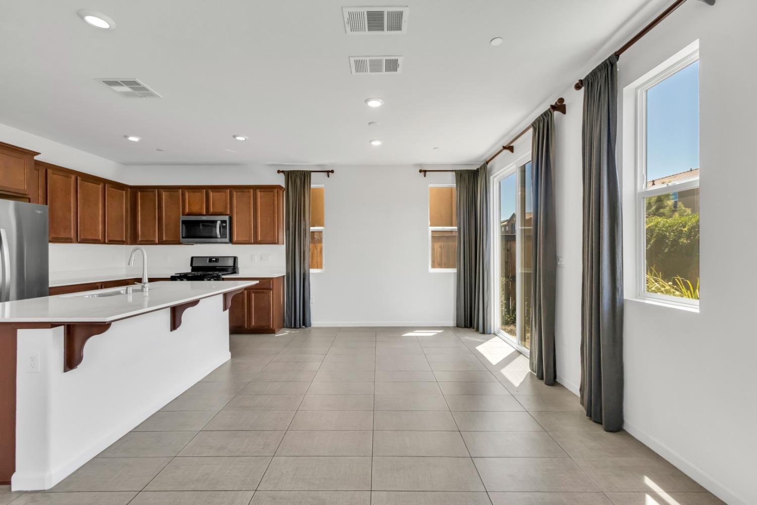 8884 ARISTON Lane