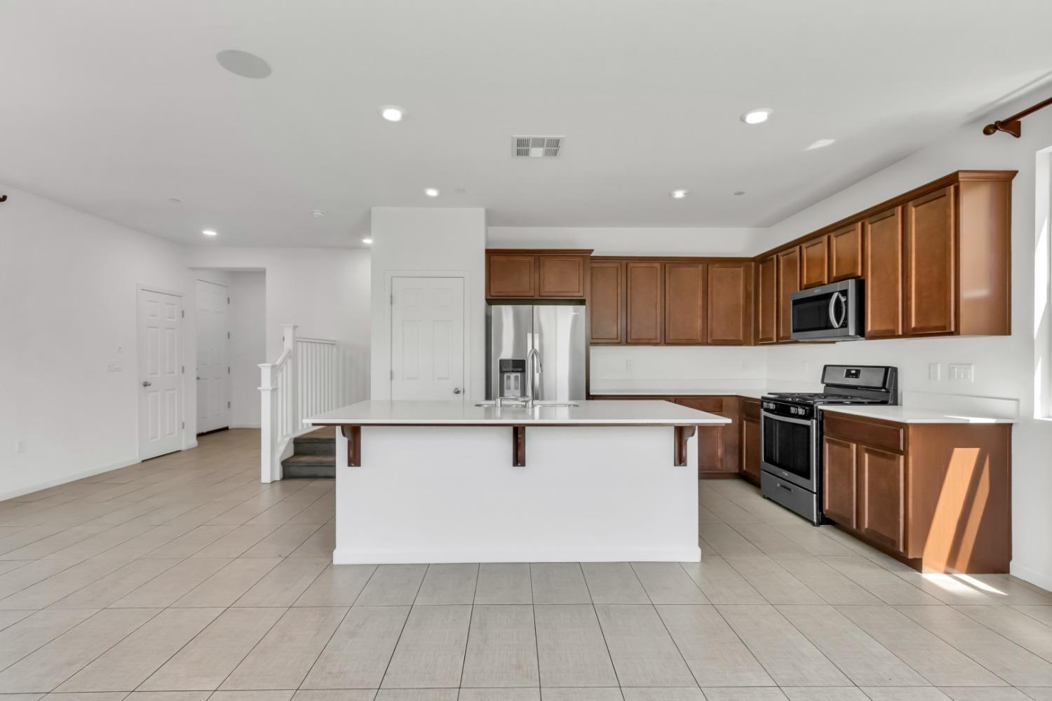 8884 ARISTON Lane