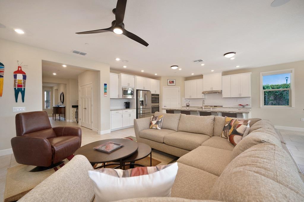 7096 De La Vina Drive