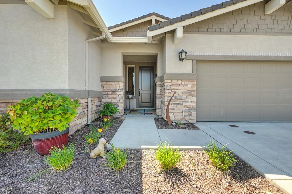 7096 De La Vina Drive