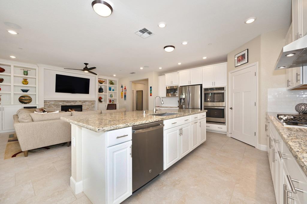 7096 De La Vina Drive