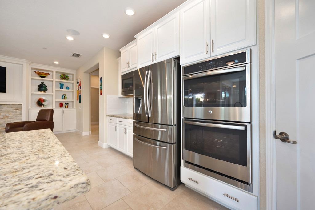 7096 De La Vina Drive