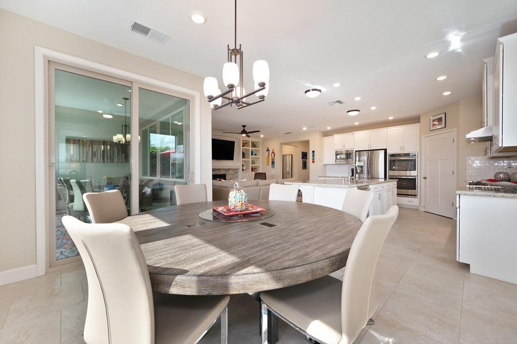 7096 De La Vina Drive