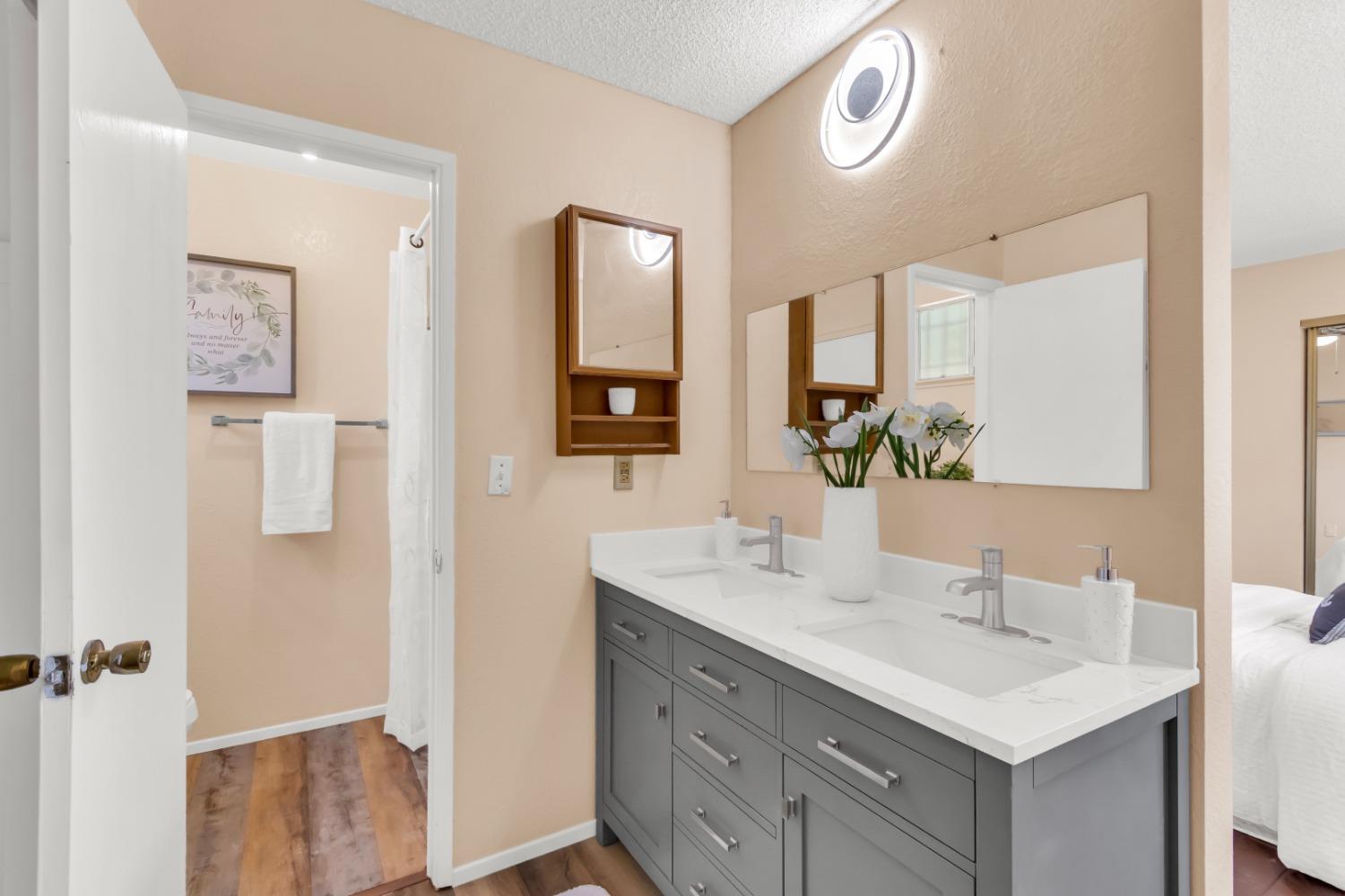 8559 SUN FLORIN Drive