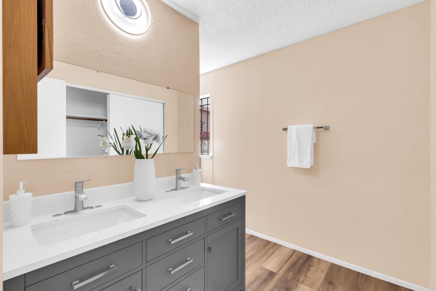 8559 SUN FLORIN Drive