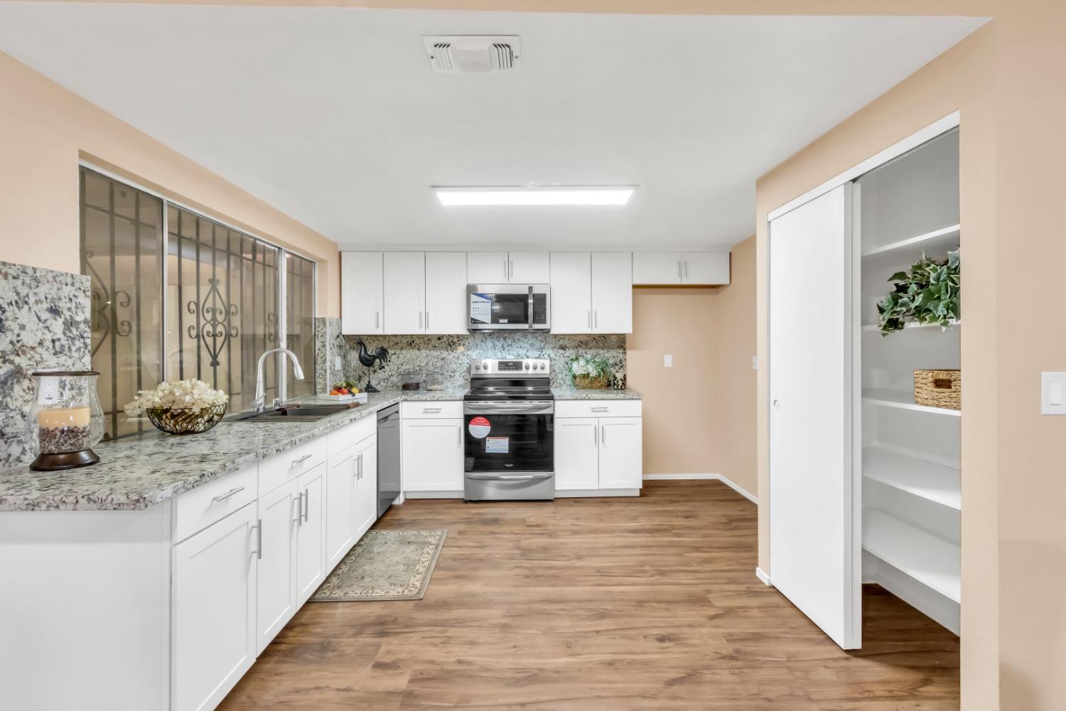 8559 SUN FLORIN Drive