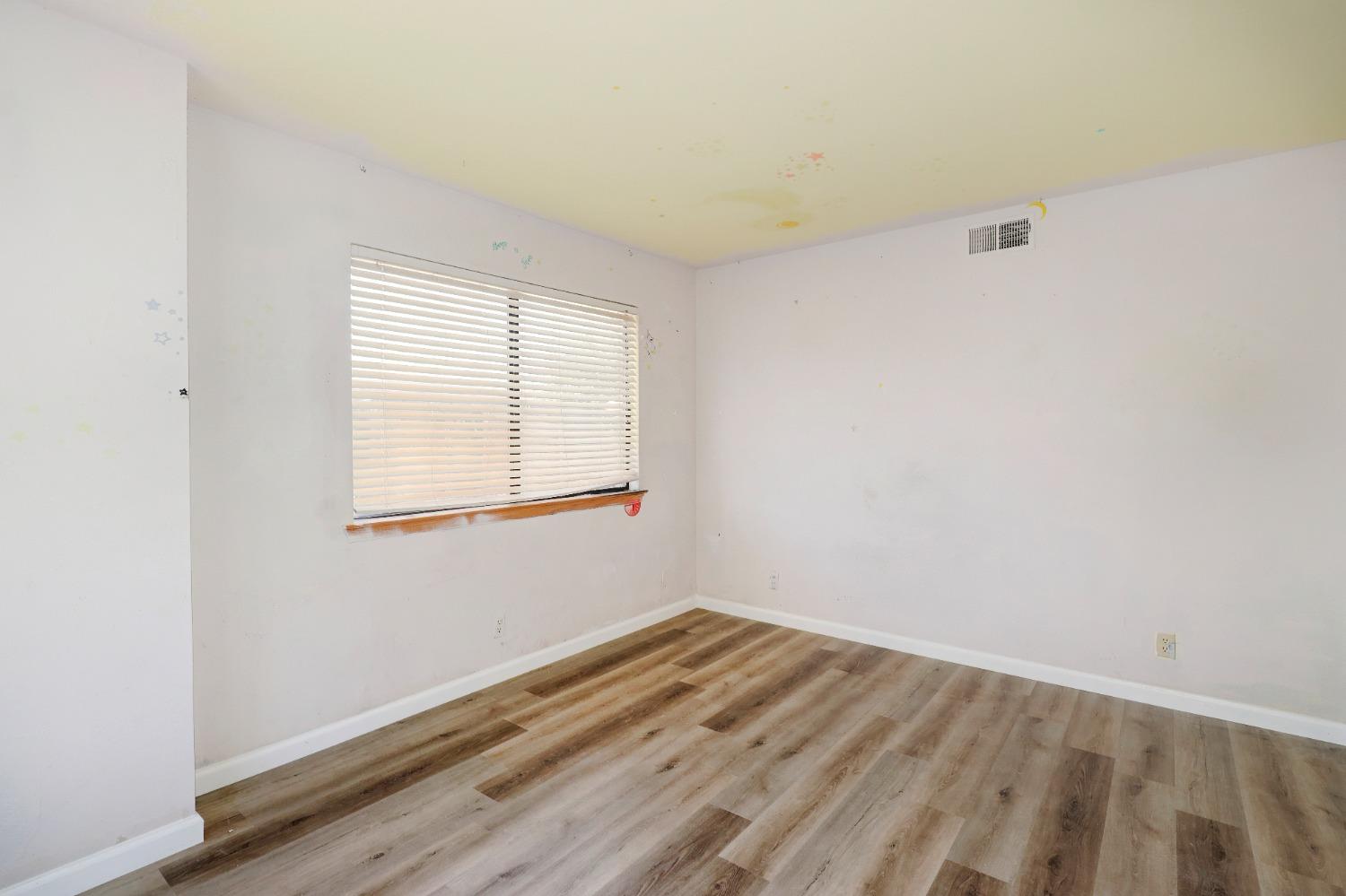 8600 Tiogawoods Drive