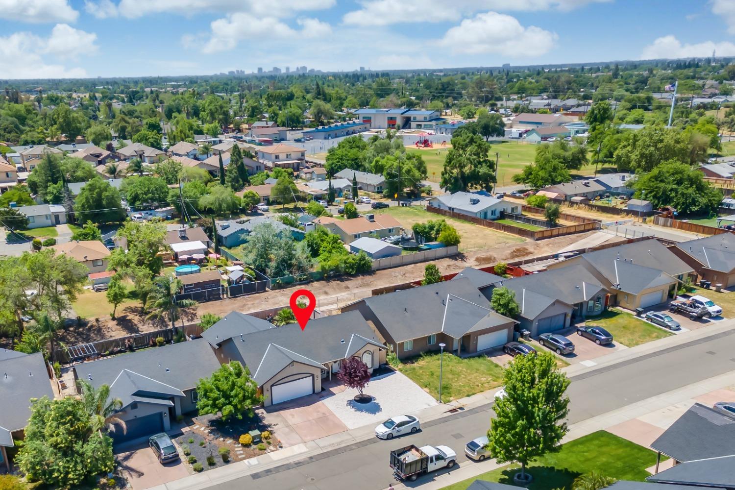 924 RIO ROBLES Avenue