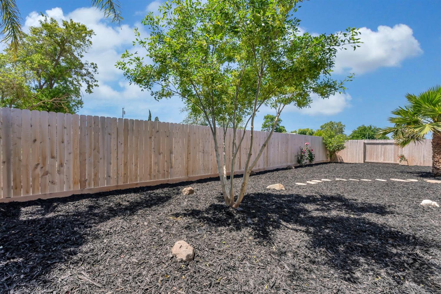 924 RIO ROBLES Avenue