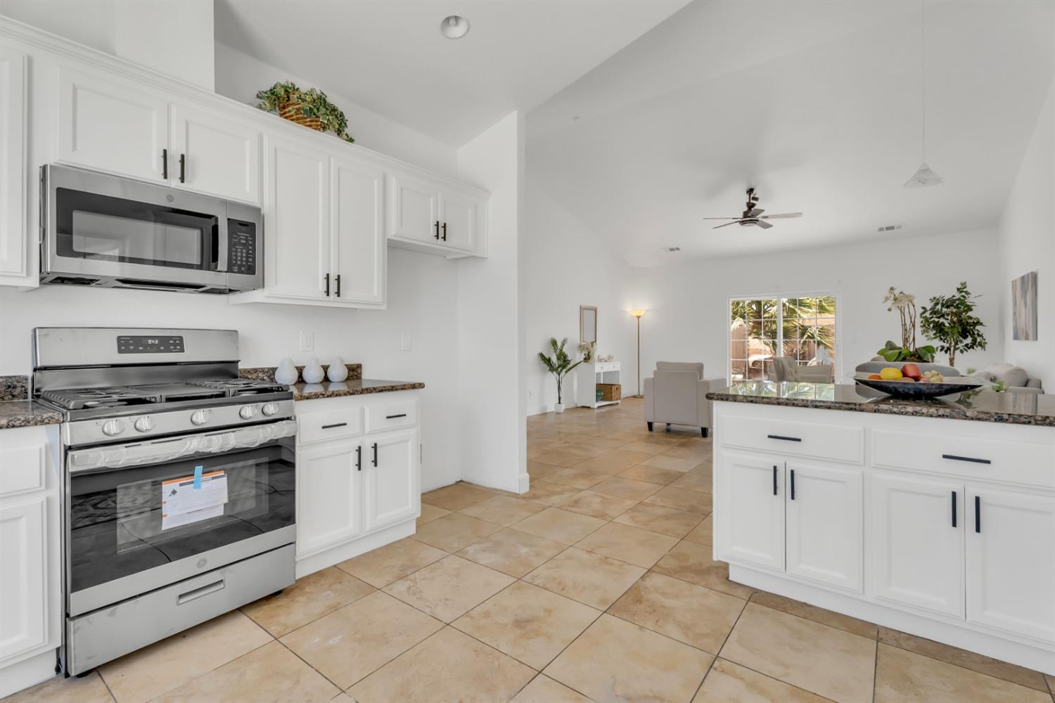 924 RIO ROBLES Avenue