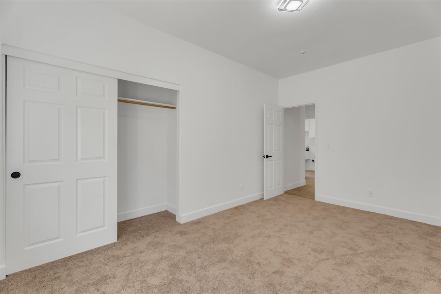 924 RIO ROBLES Avenue