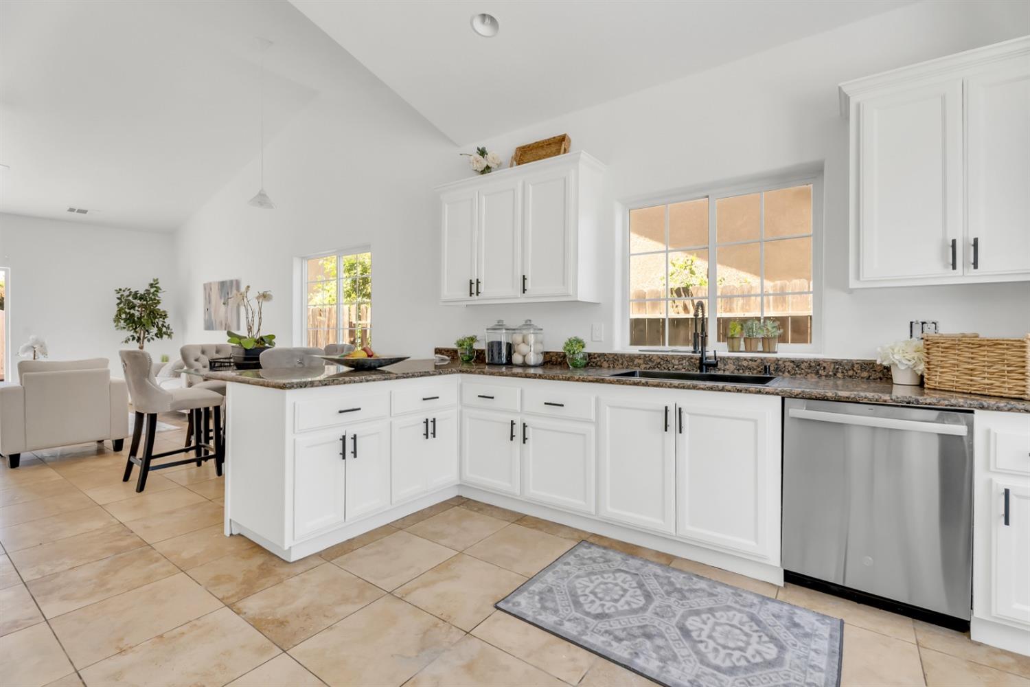 924 RIO ROBLES Avenue