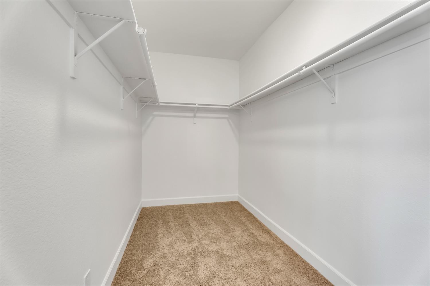 924 RIO ROBLES Avenue