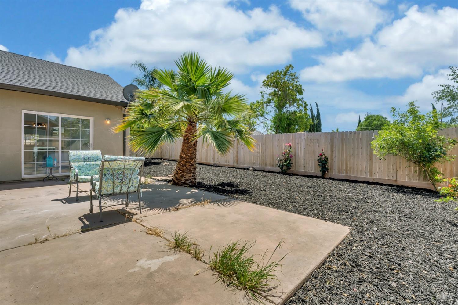 924 RIO ROBLES Avenue