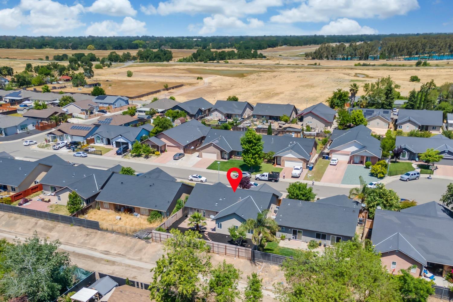 924 RIO ROBLES Avenue