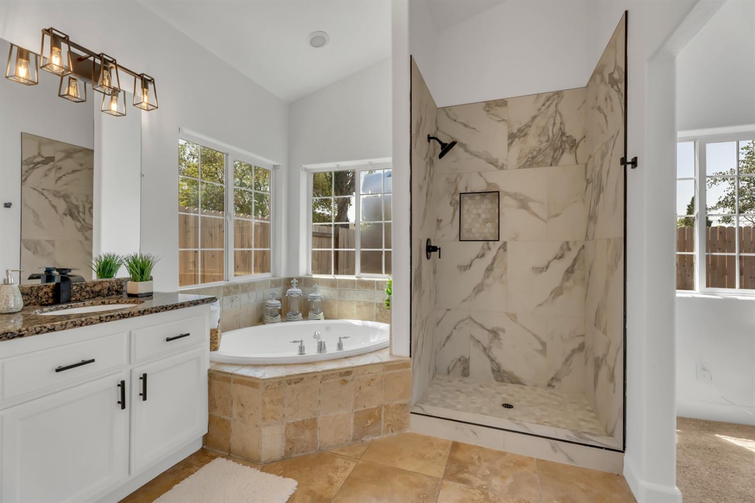 924 RIO ROBLES Avenue