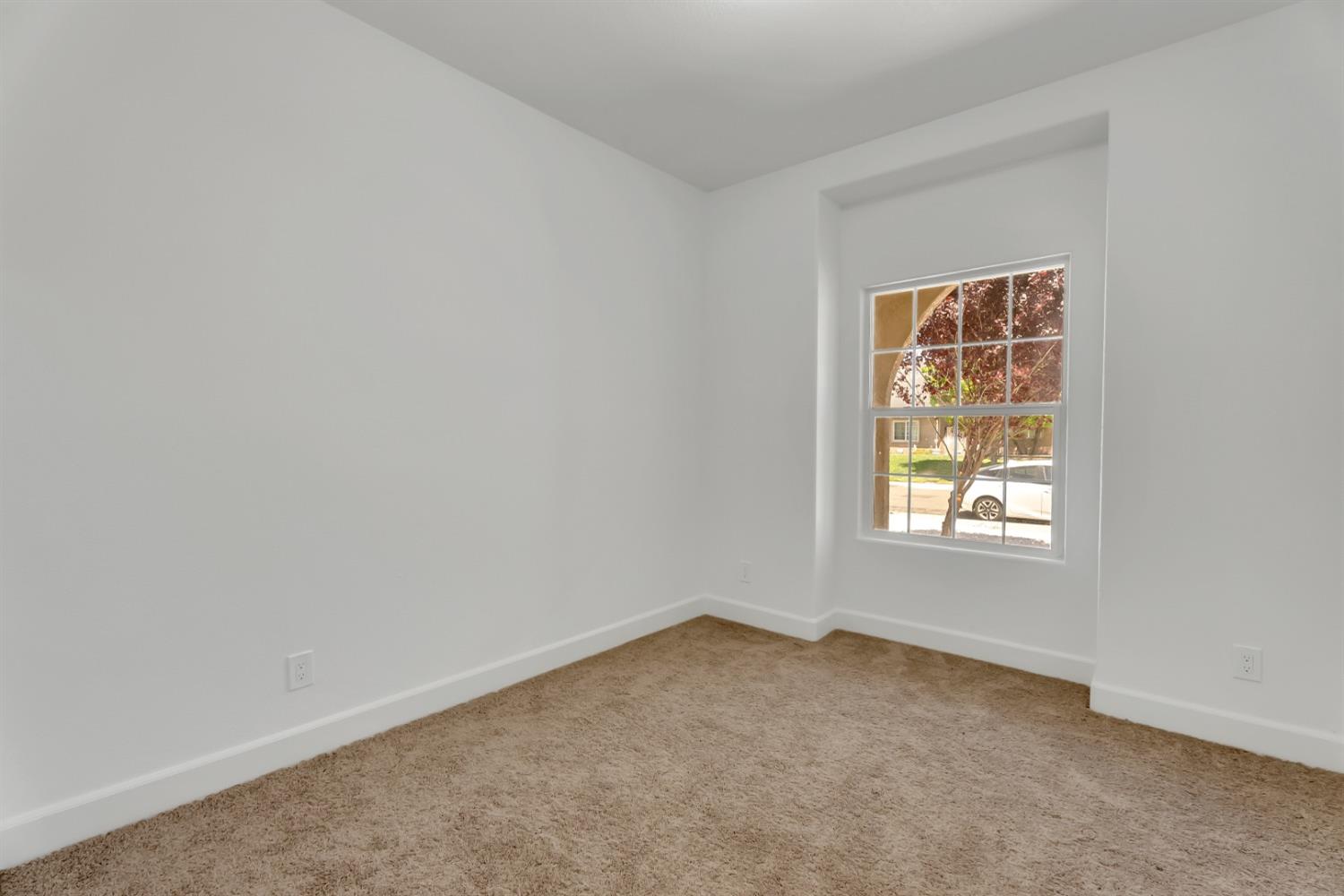 924 RIO ROBLES Avenue