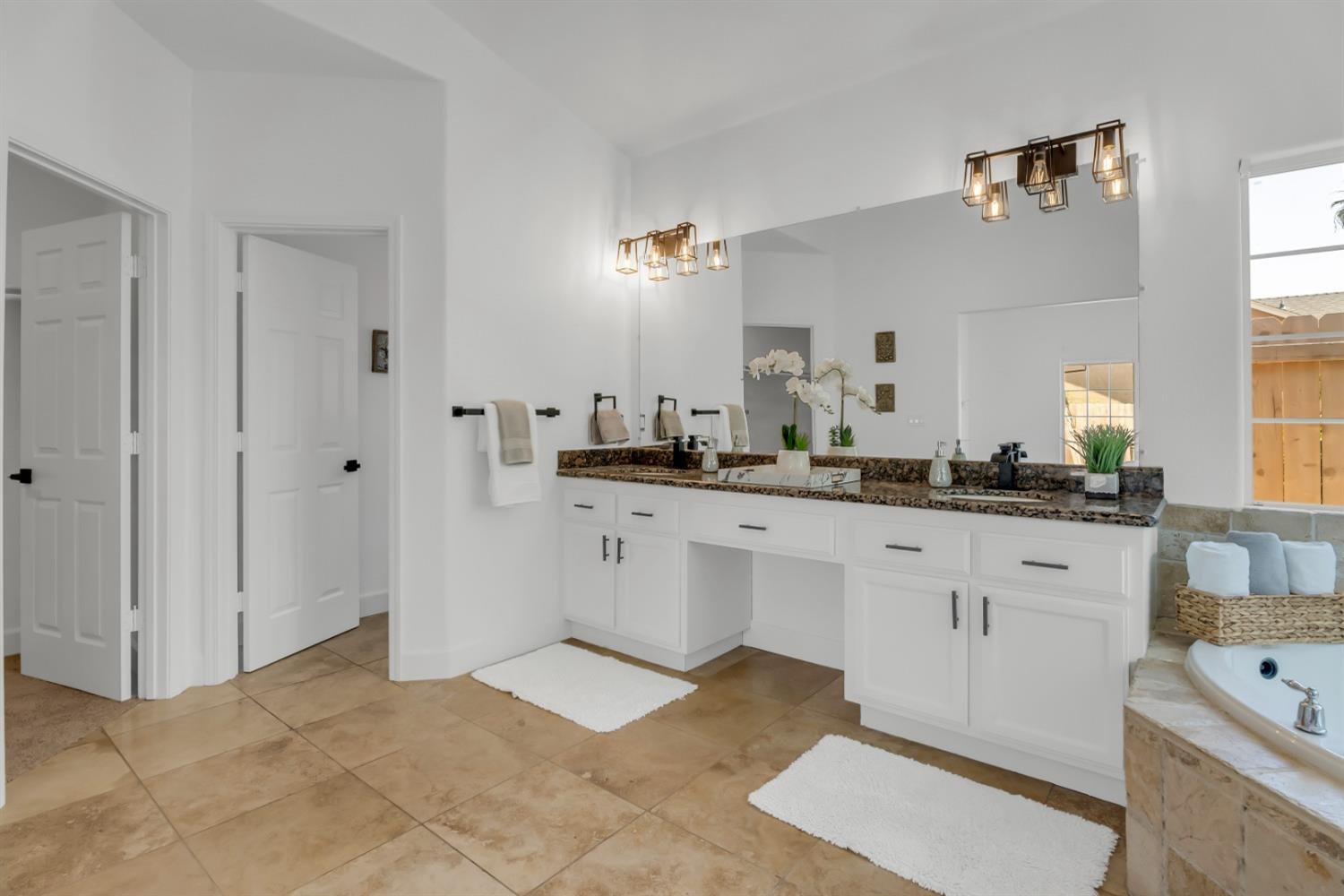 924 RIO ROBLES Avenue