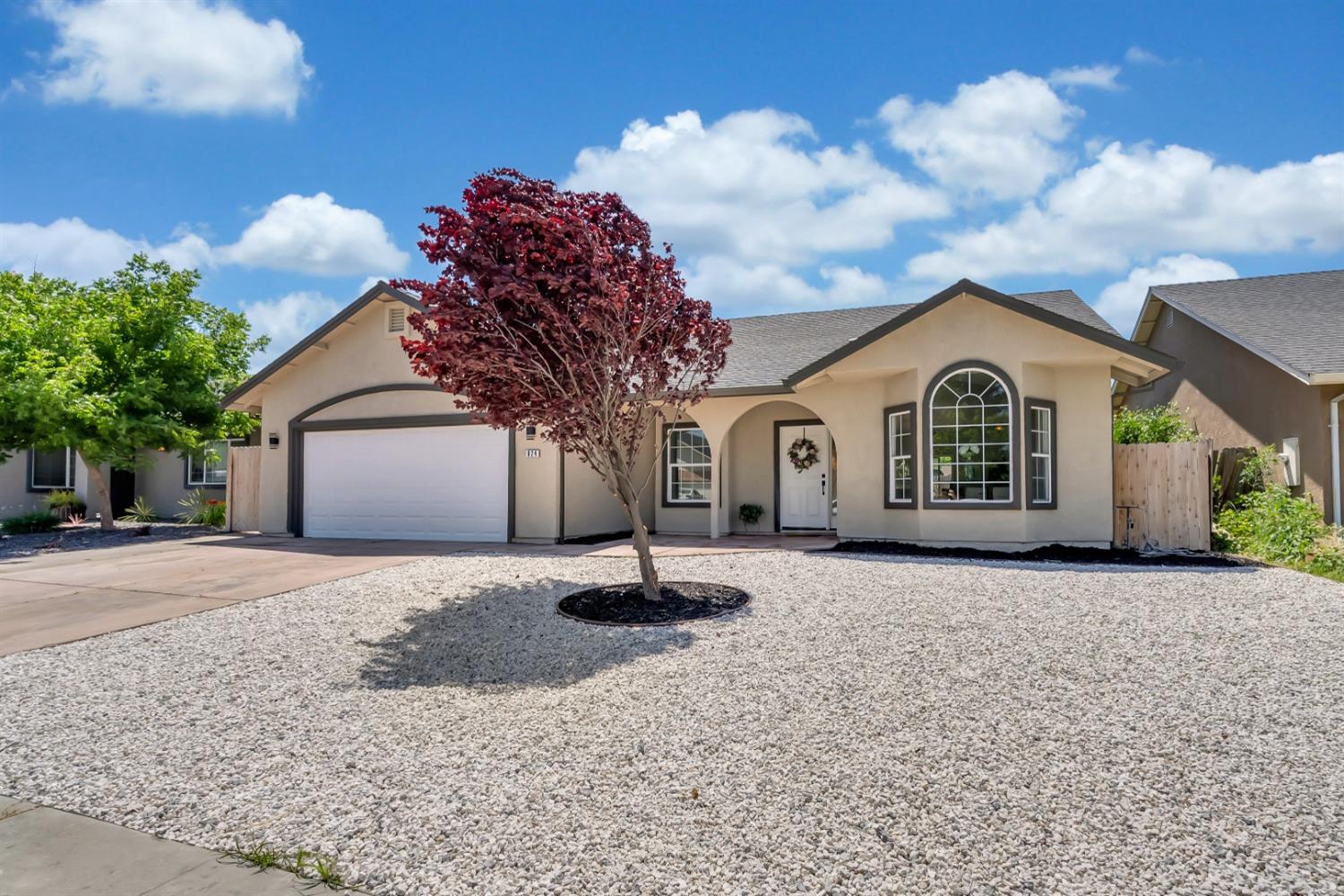 924 RIO ROBLES Avenue