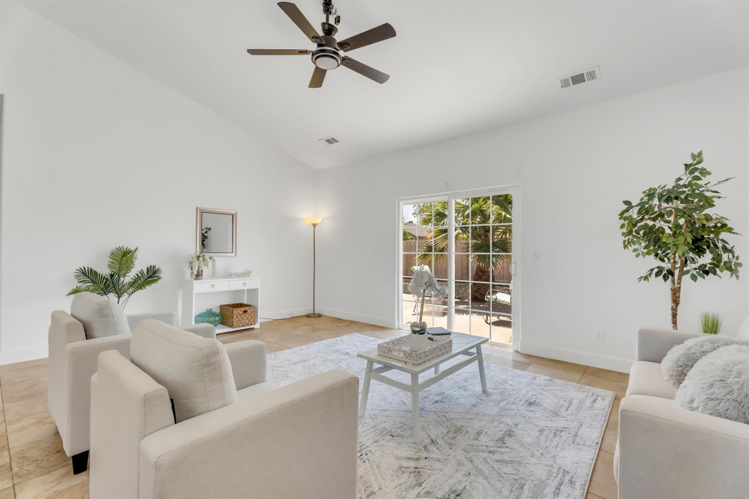 924 RIO ROBLES Avenue