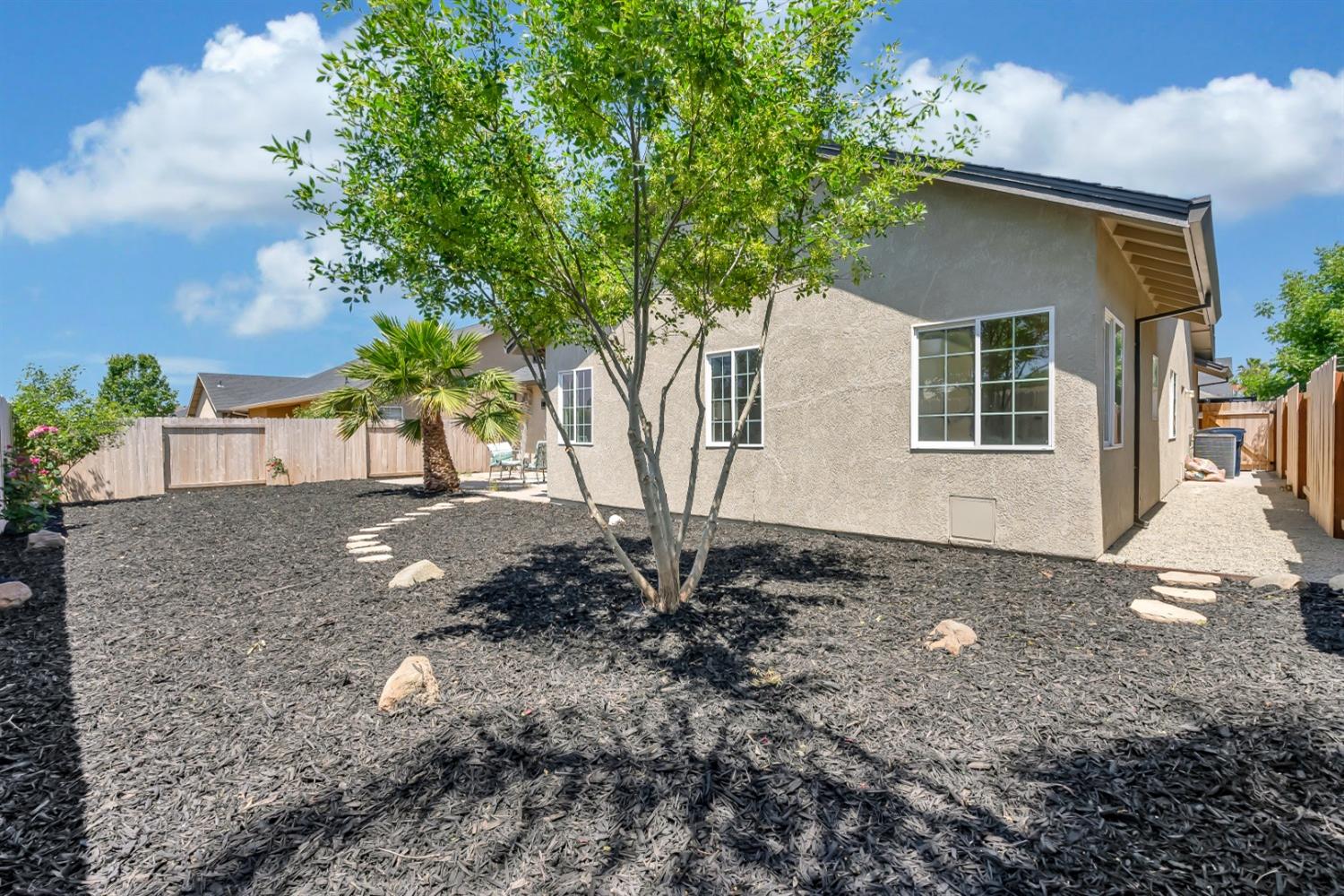 924 RIO ROBLES Avenue