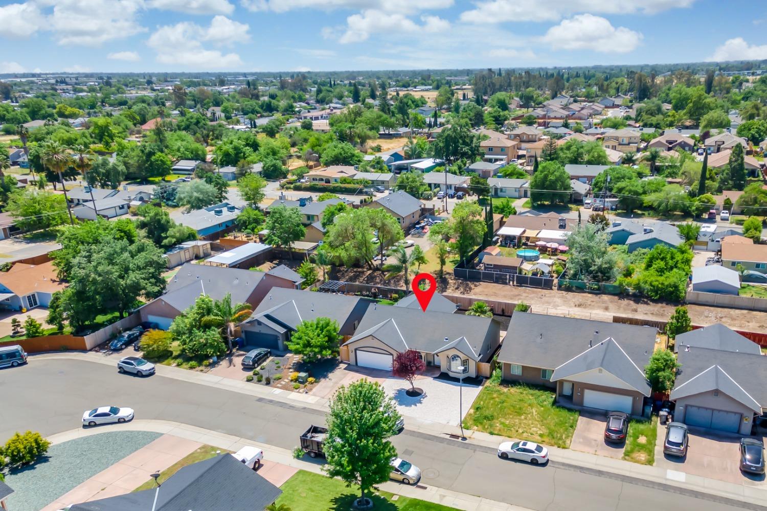 924 RIO ROBLES Avenue