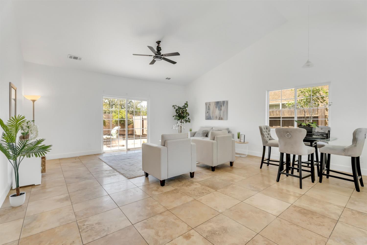 924 RIO ROBLES Avenue