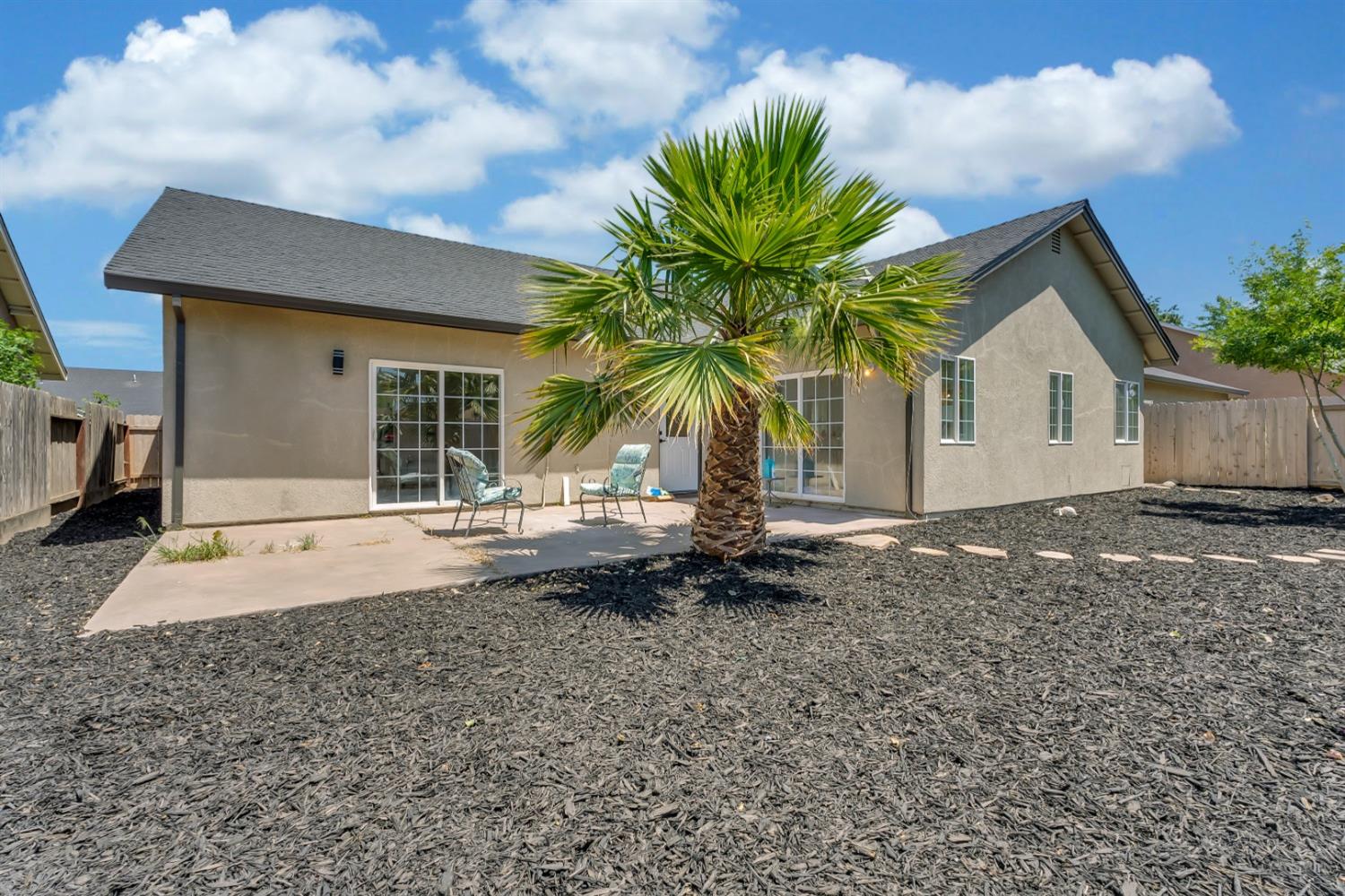 924 RIO ROBLES Avenue