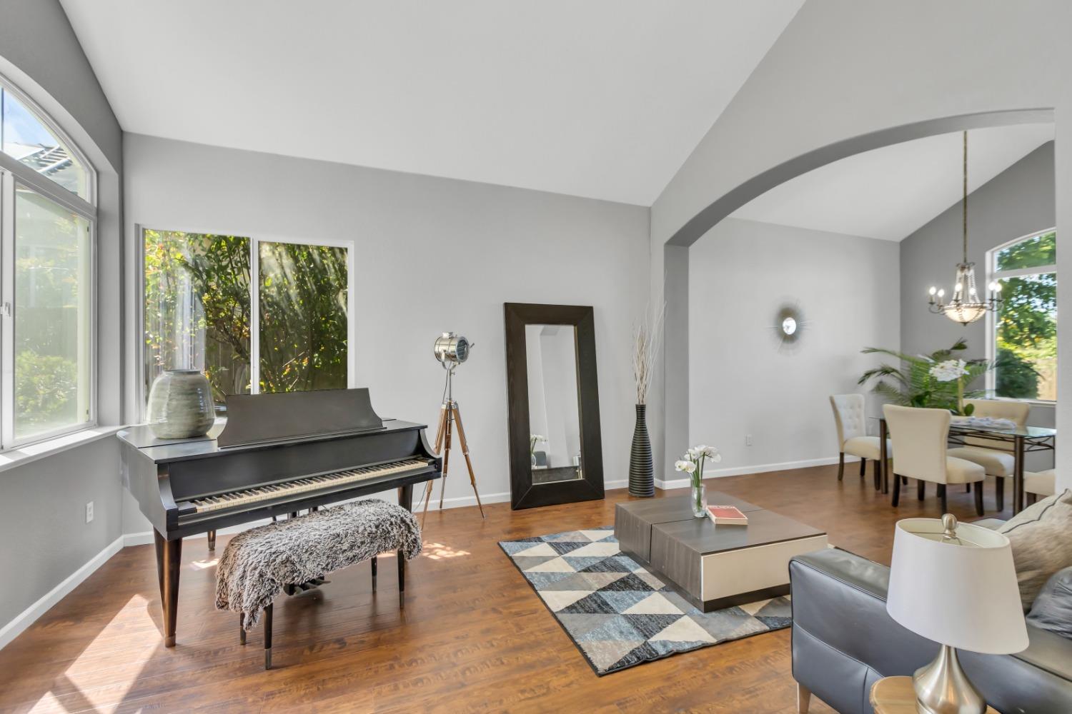 8436 ARROWROOT Circle