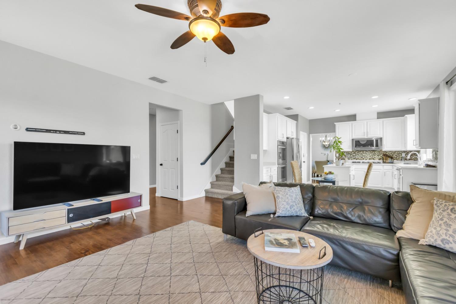 8436 ARROWROOT Circle