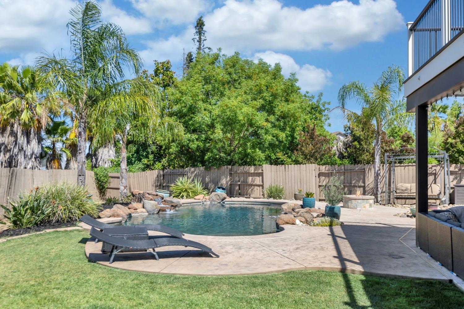 8436 ARROWROOT Circle