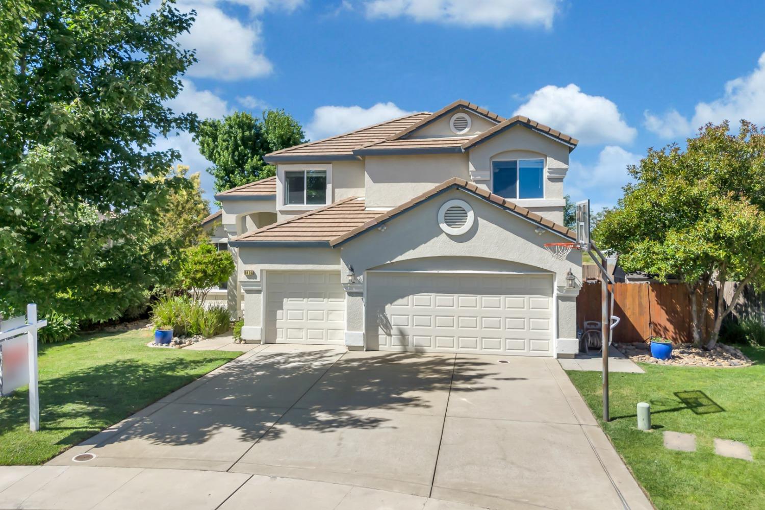 8436 ARROWROOT Circle