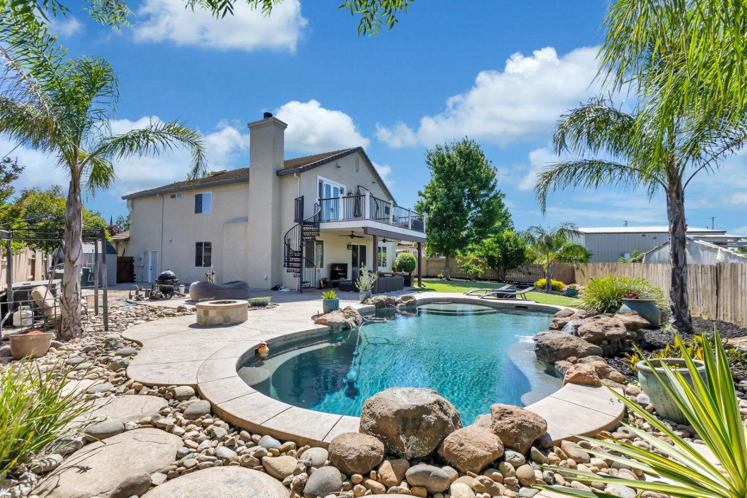 8436 ARROWROOT Circle