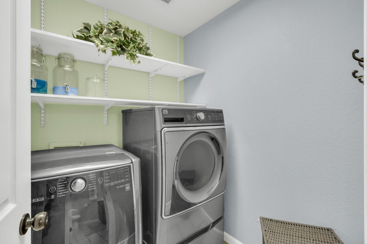 8436 ARROWROOT Circle