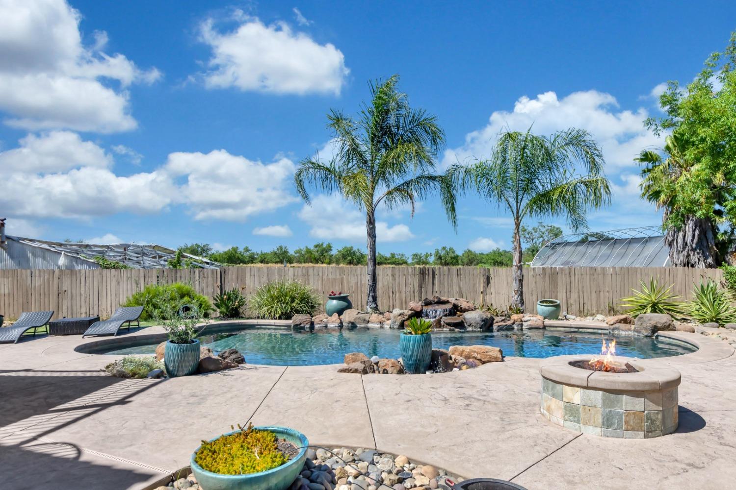 8436 ARROWROOT Circle