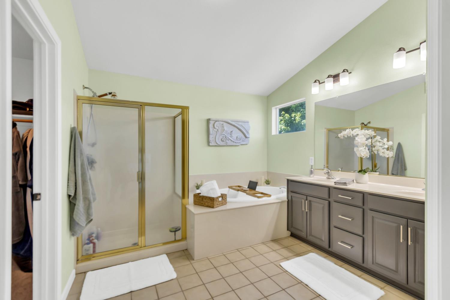 8436 ARROWROOT Circle