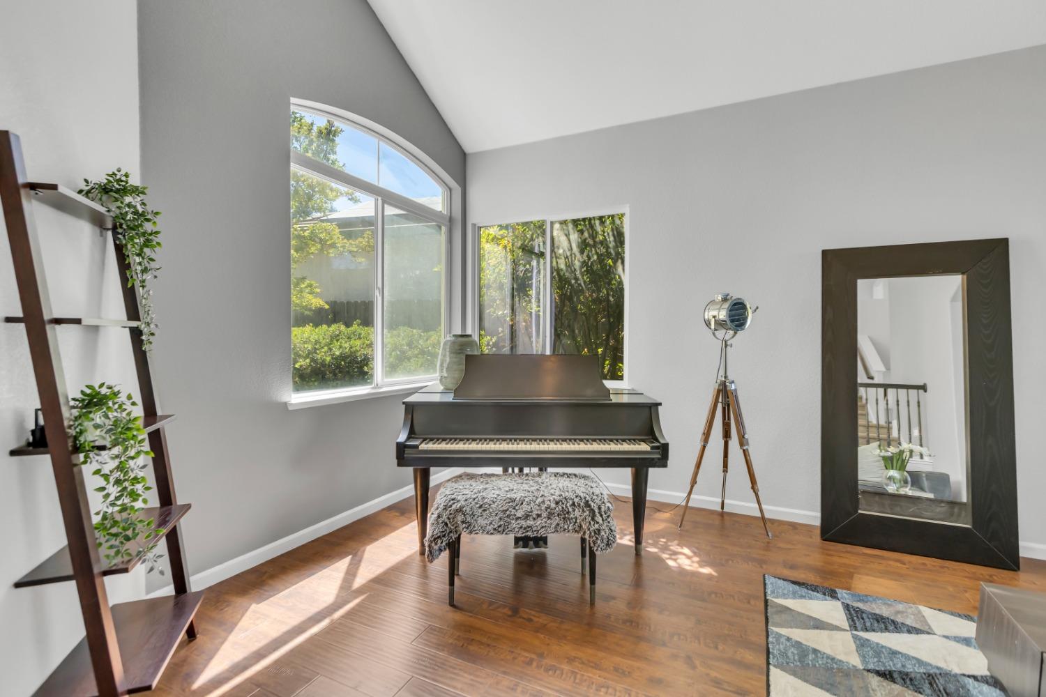 8436 ARROWROOT Circle