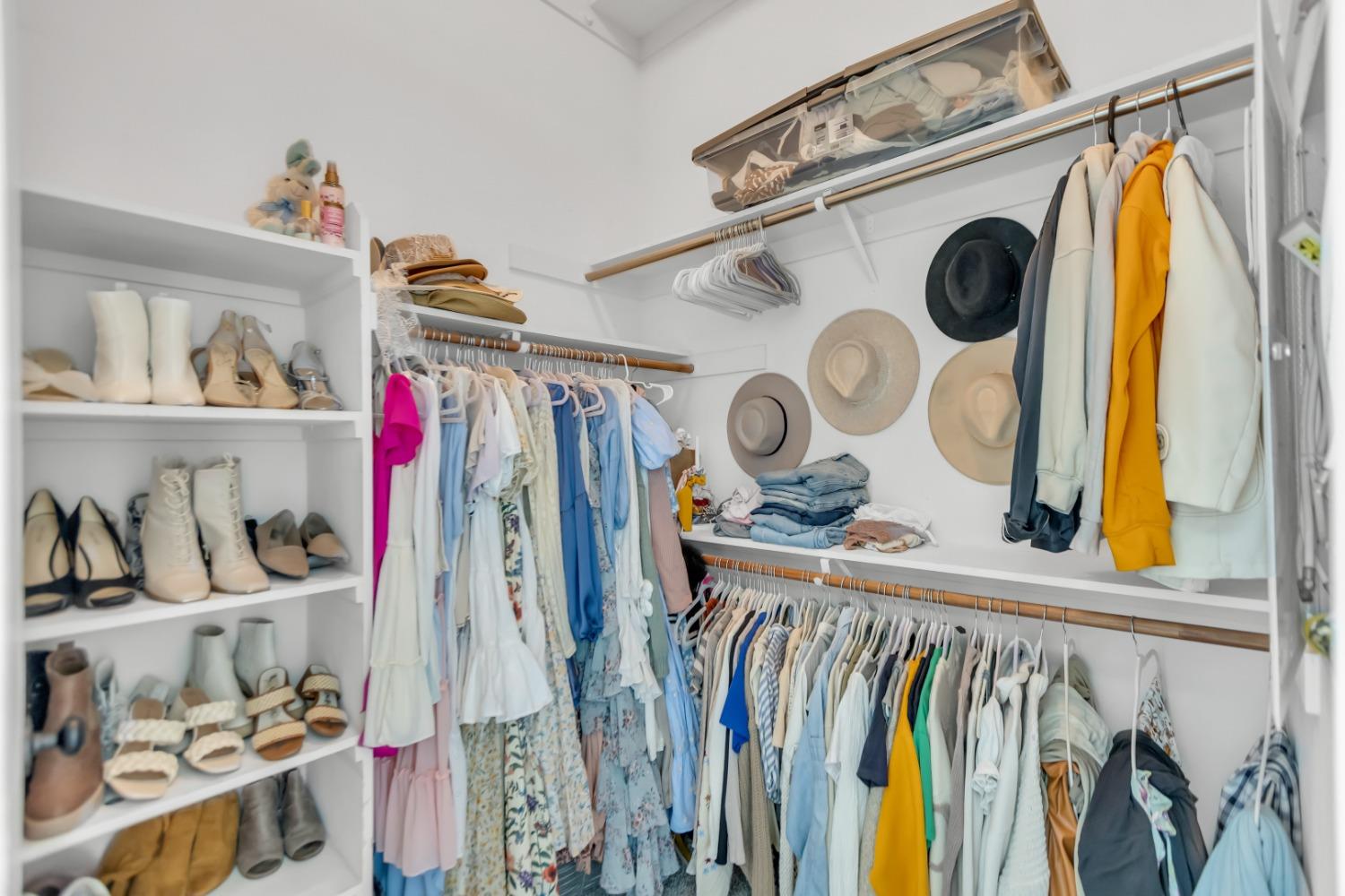 8436 ARROWROOT Circle