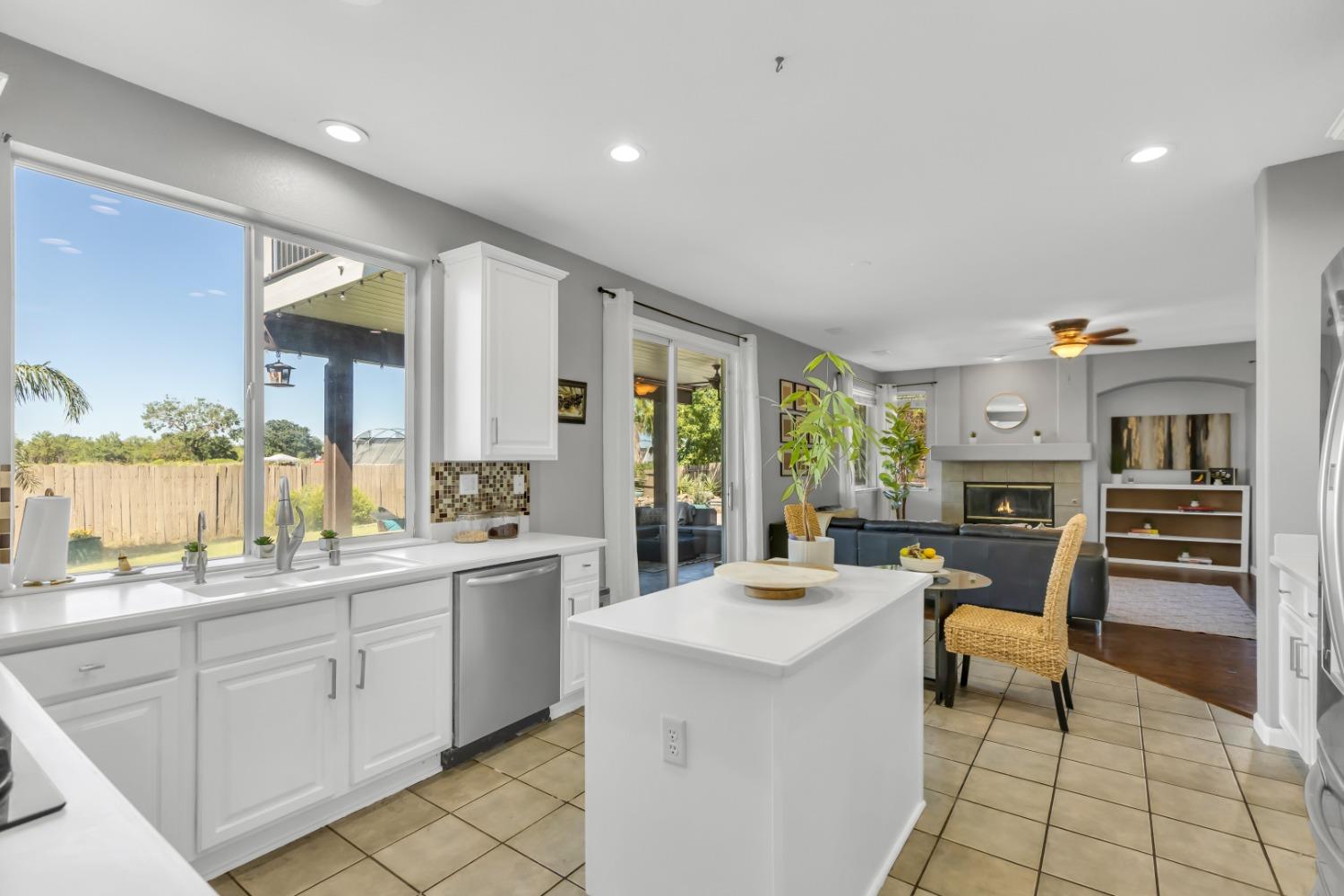 8436 ARROWROOT Circle