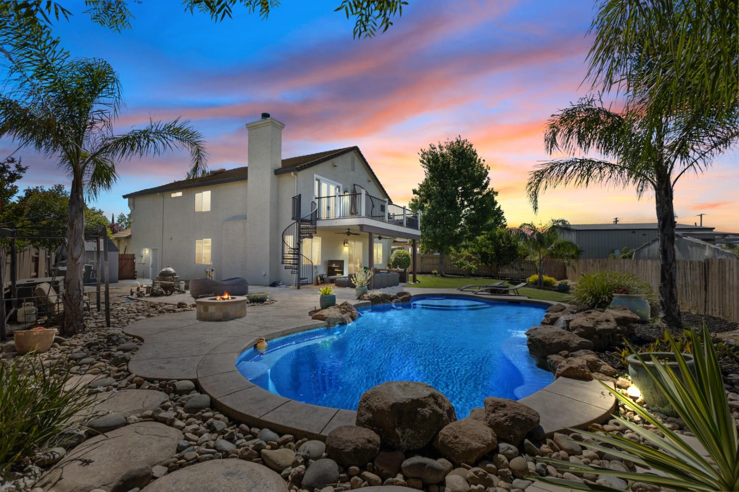 8436 ARROWROOT Circle