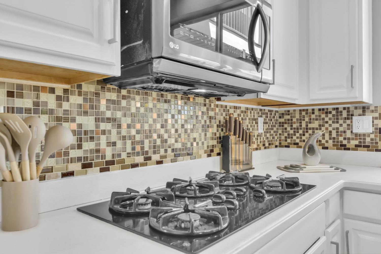 8436 ARROWROOT Circle