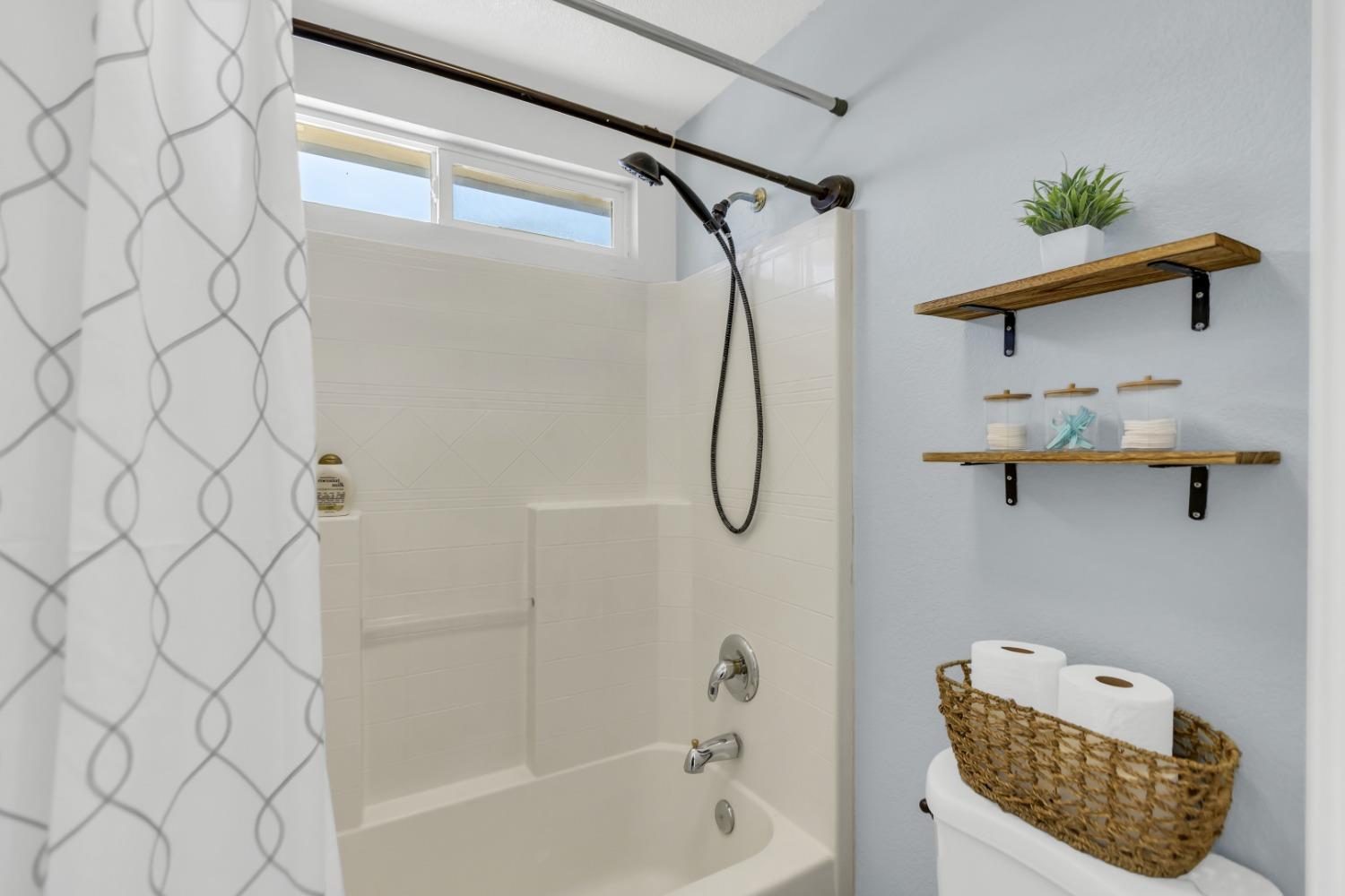 8436 ARROWROOT Circle